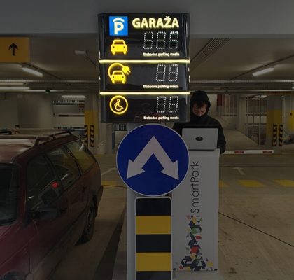 GARAŽNI DISPLAY
